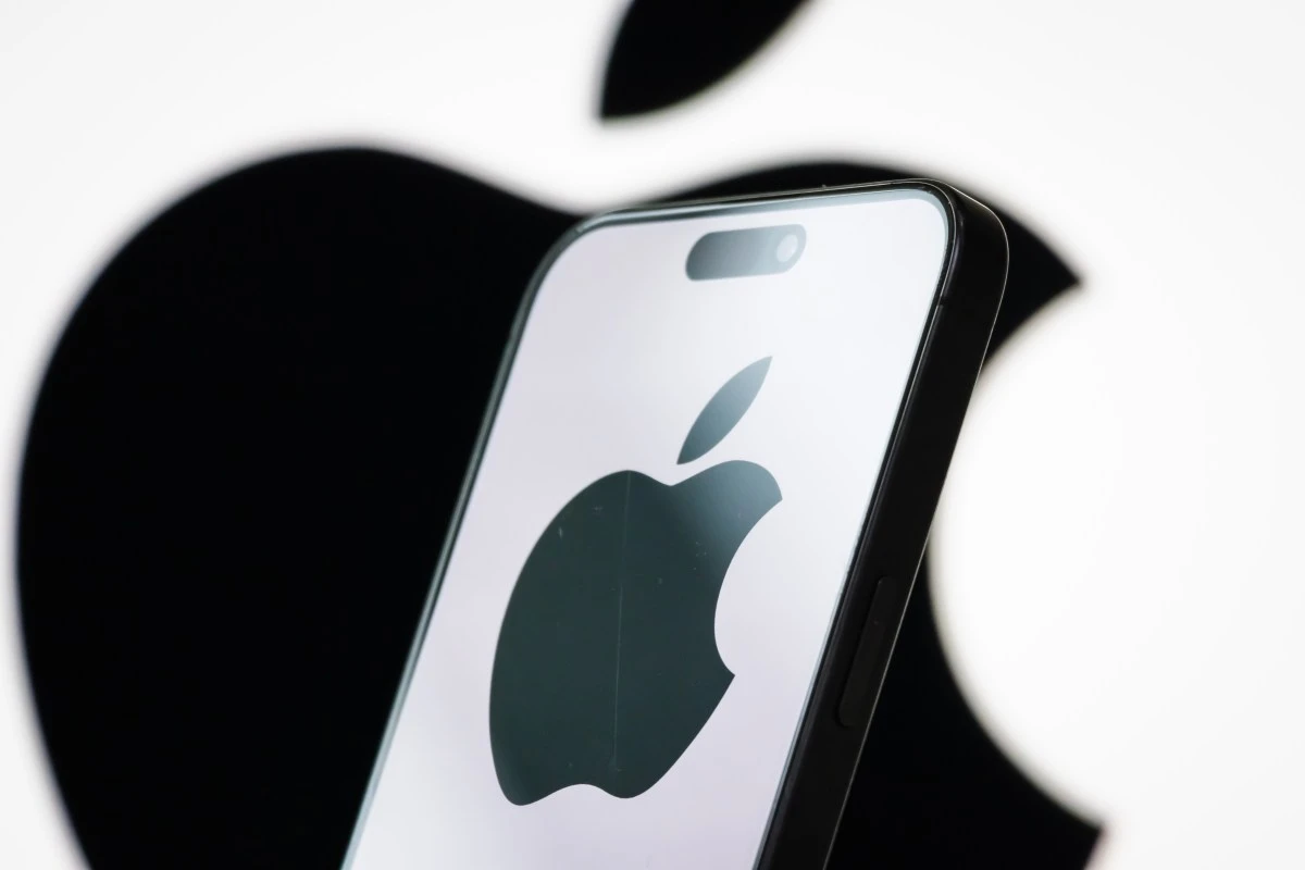 Apple 据报与出版商洽谈每年数亿美元内容授权，为 Siri AI 提供实时新闻