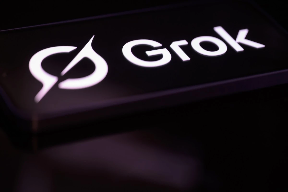 女子指控继父使用 Grok 将童年照片转为儿童性虐待内容，xAI 再陷诉讼